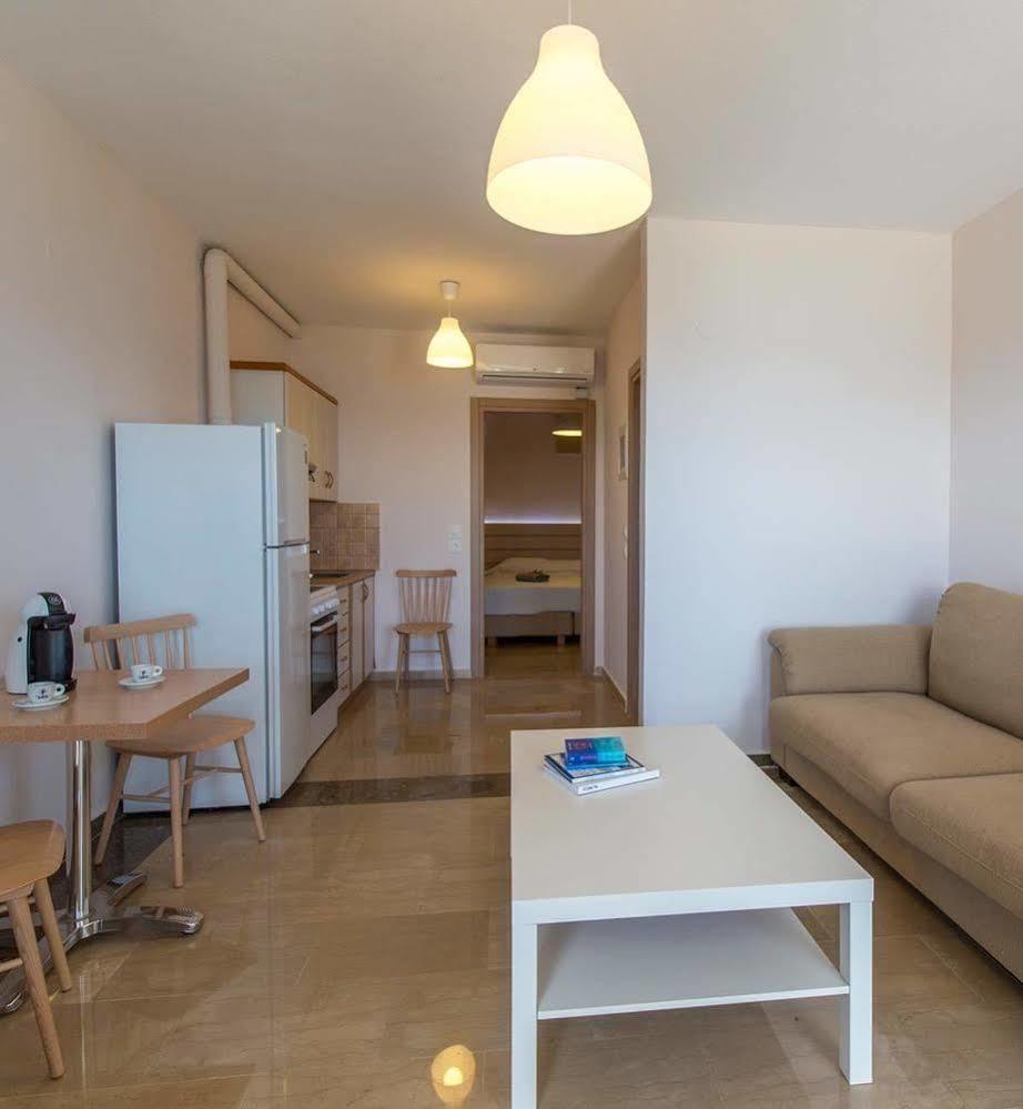 Krouzeri Beach Apartments Katávolos Exteriér fotografie